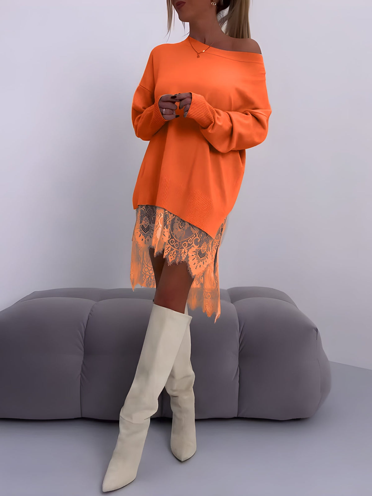 Cindy™ | Trendy Sweatshirt With Lace - Mid Length