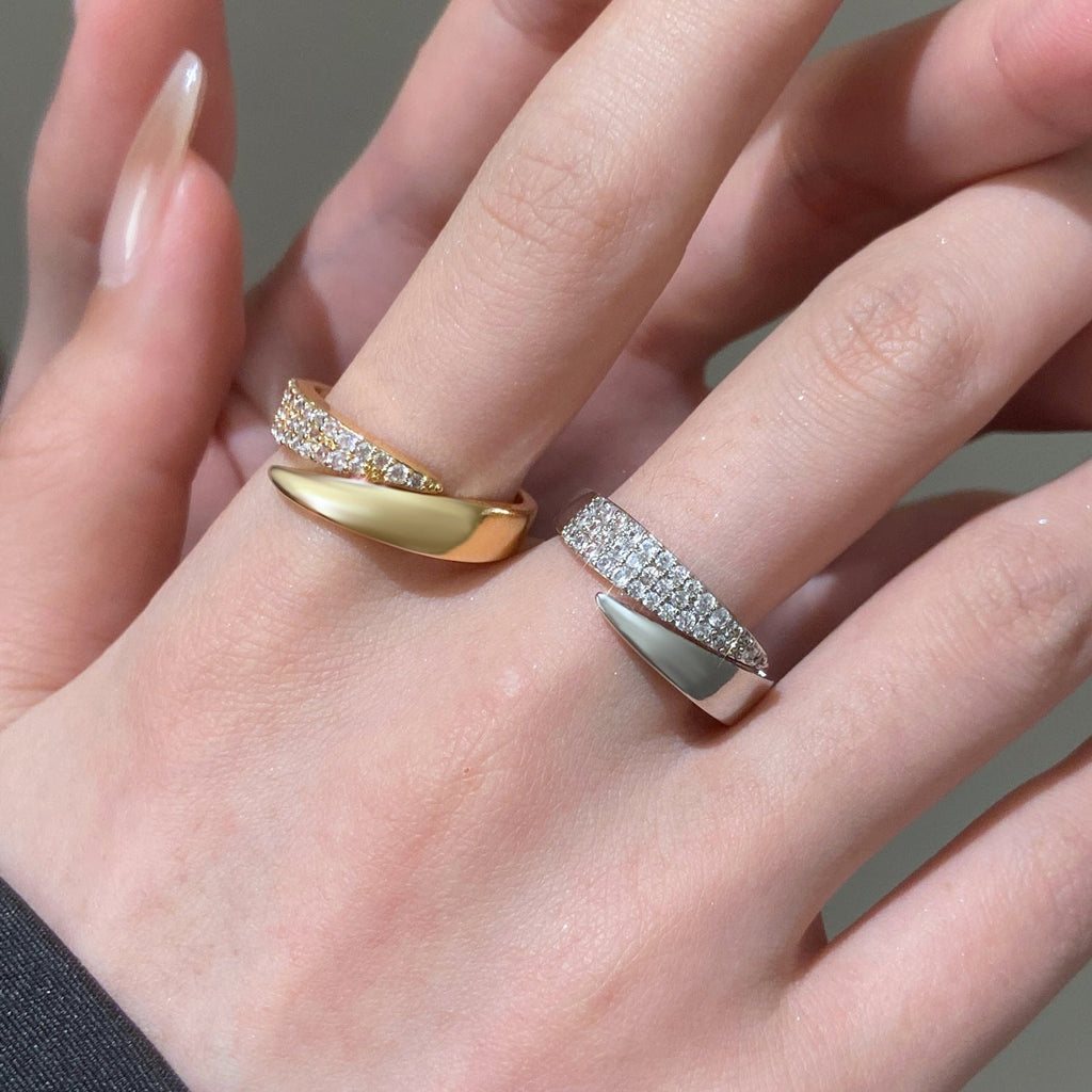 Luna – Symbolic Unity Ring