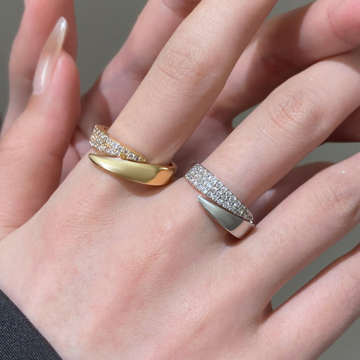 Luna – Symbolic Unity Ring