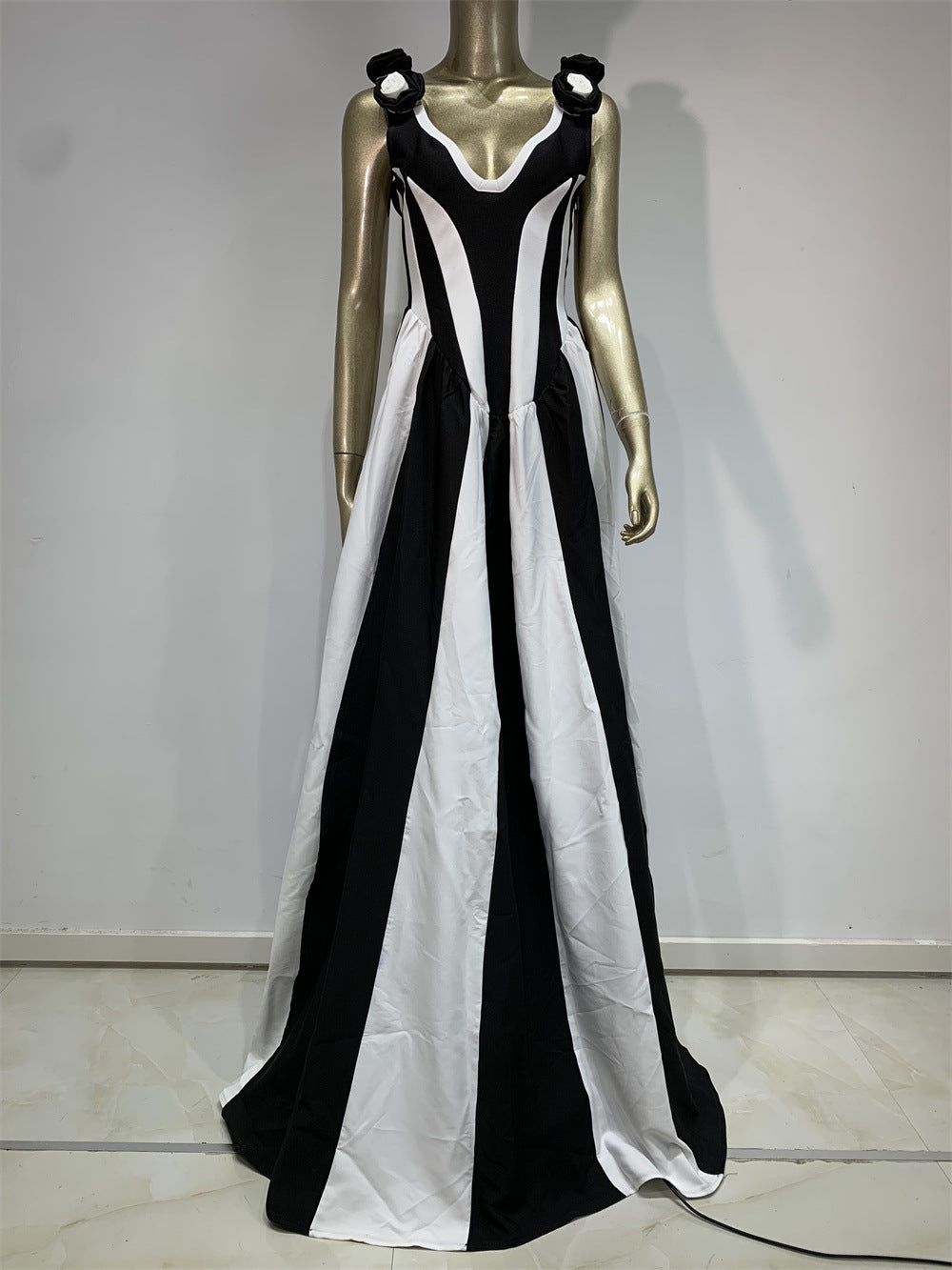 Sultan™ | High Waisted Mop Dress