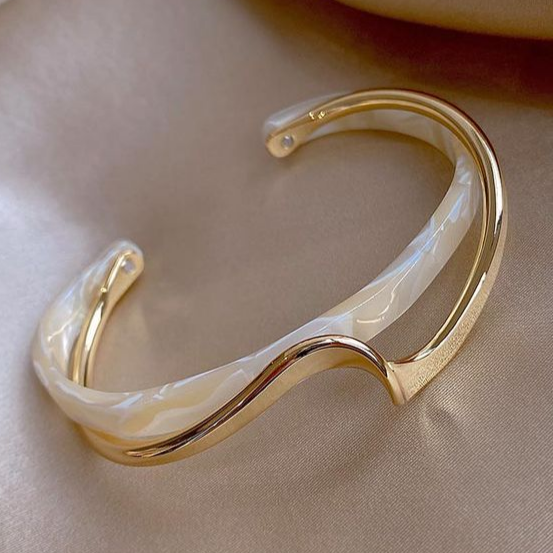 Designer Bracelet - Gold Plated with Healing Crystals